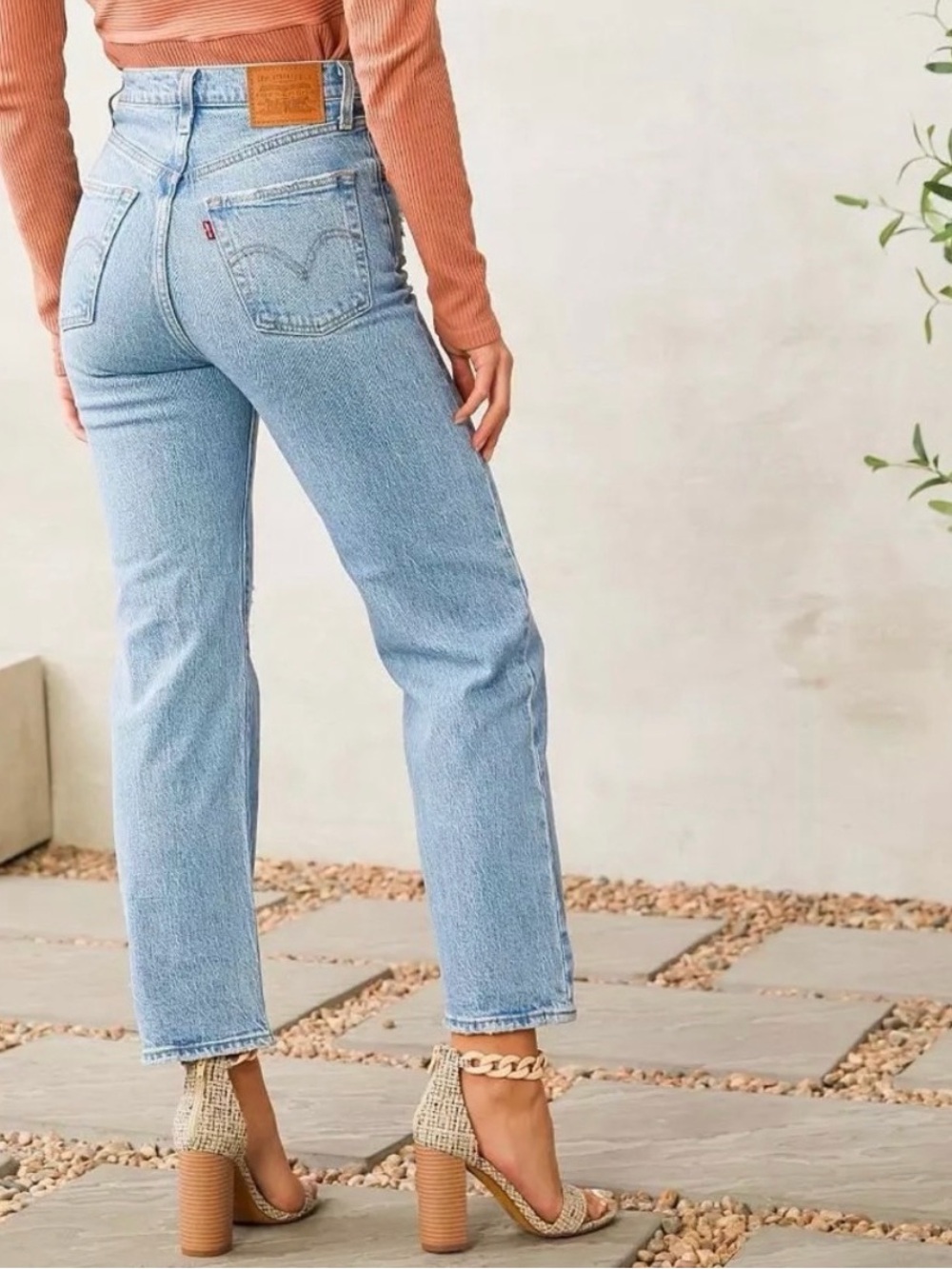 LEVIS Premium Ribcage Straight Ankle Distressed Light Wash 26